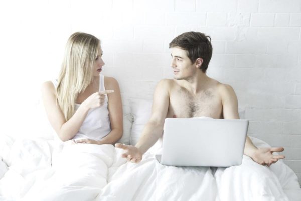 redes sociales pareja